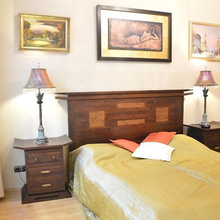 Classic Flat At Basilica Apartment บูดาเปสต์ ภายนอก รูปภาพ