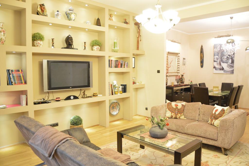 Classic Flat At Basilica Apartment บูดาเปสต์ ภายนอก รูปภาพ