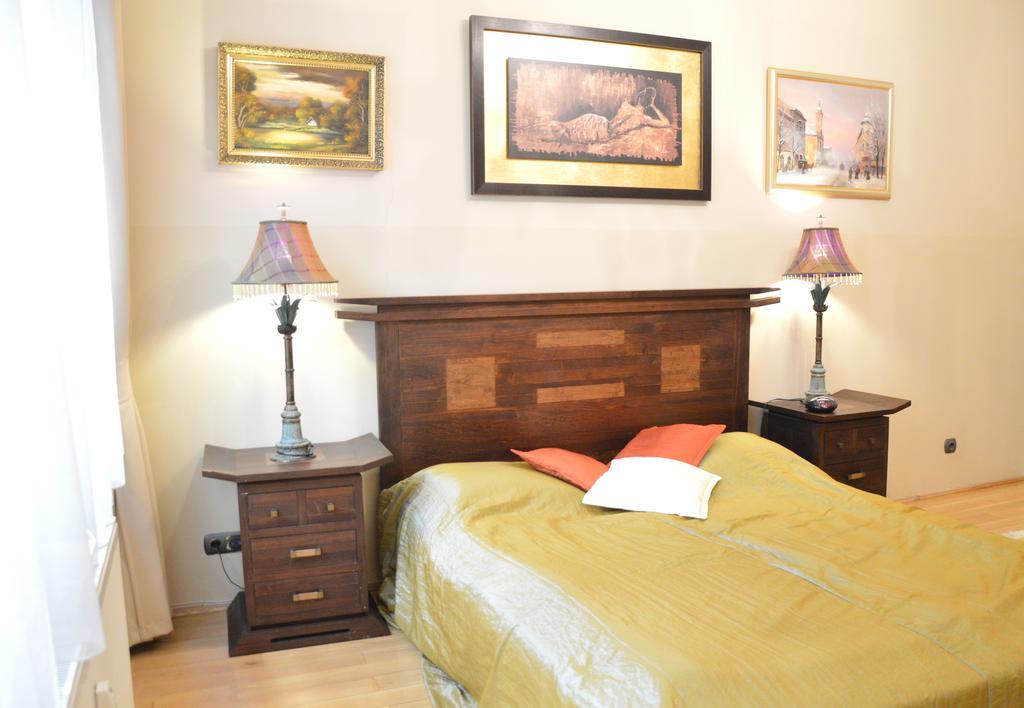 Classic Flat At Basilica Apartment บูดาเปสต์ ภายนอก รูปภาพ